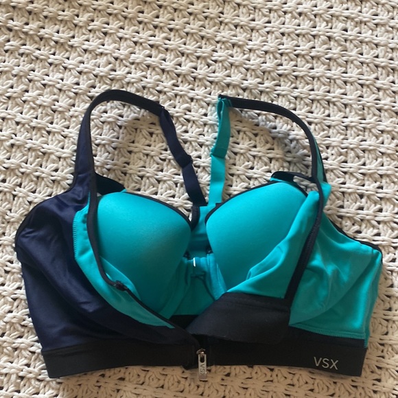 VS Sports Bra - Picture 2 of 3